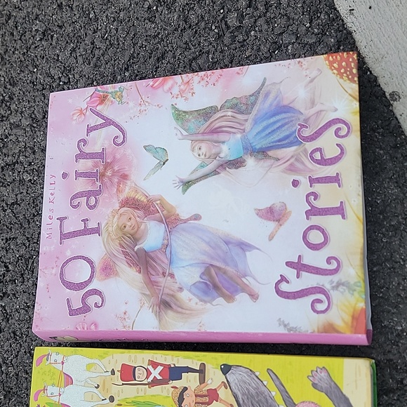 Books - Picture 4 of 4